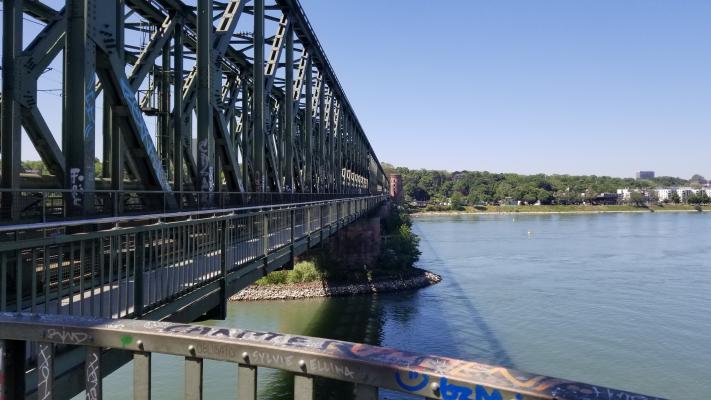 Photo of bridge over the river Mainz